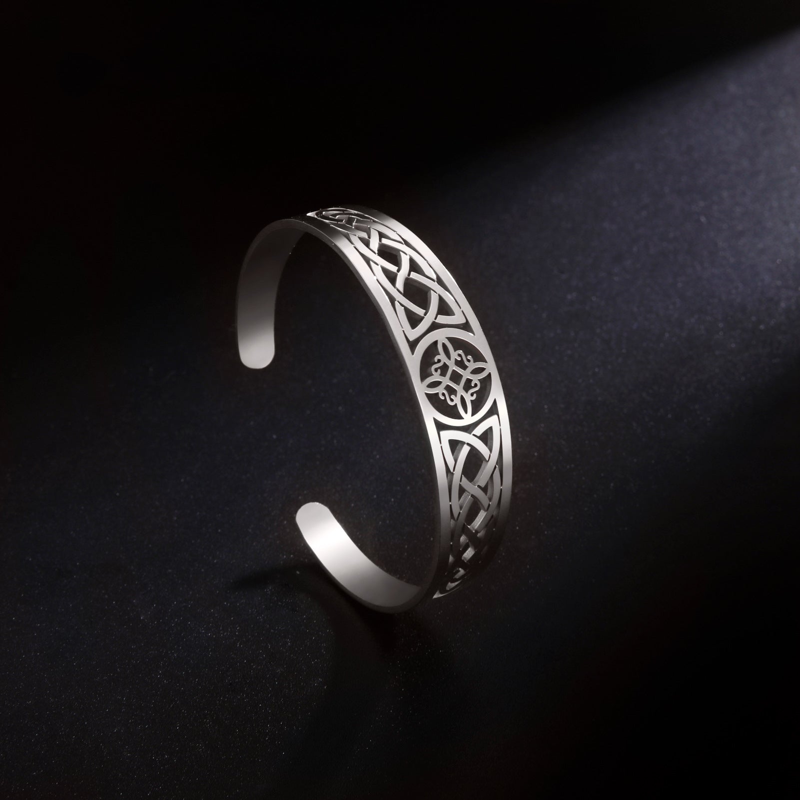 Witch Knot Hollow Ornament 304 Stainless Steel Bracelet