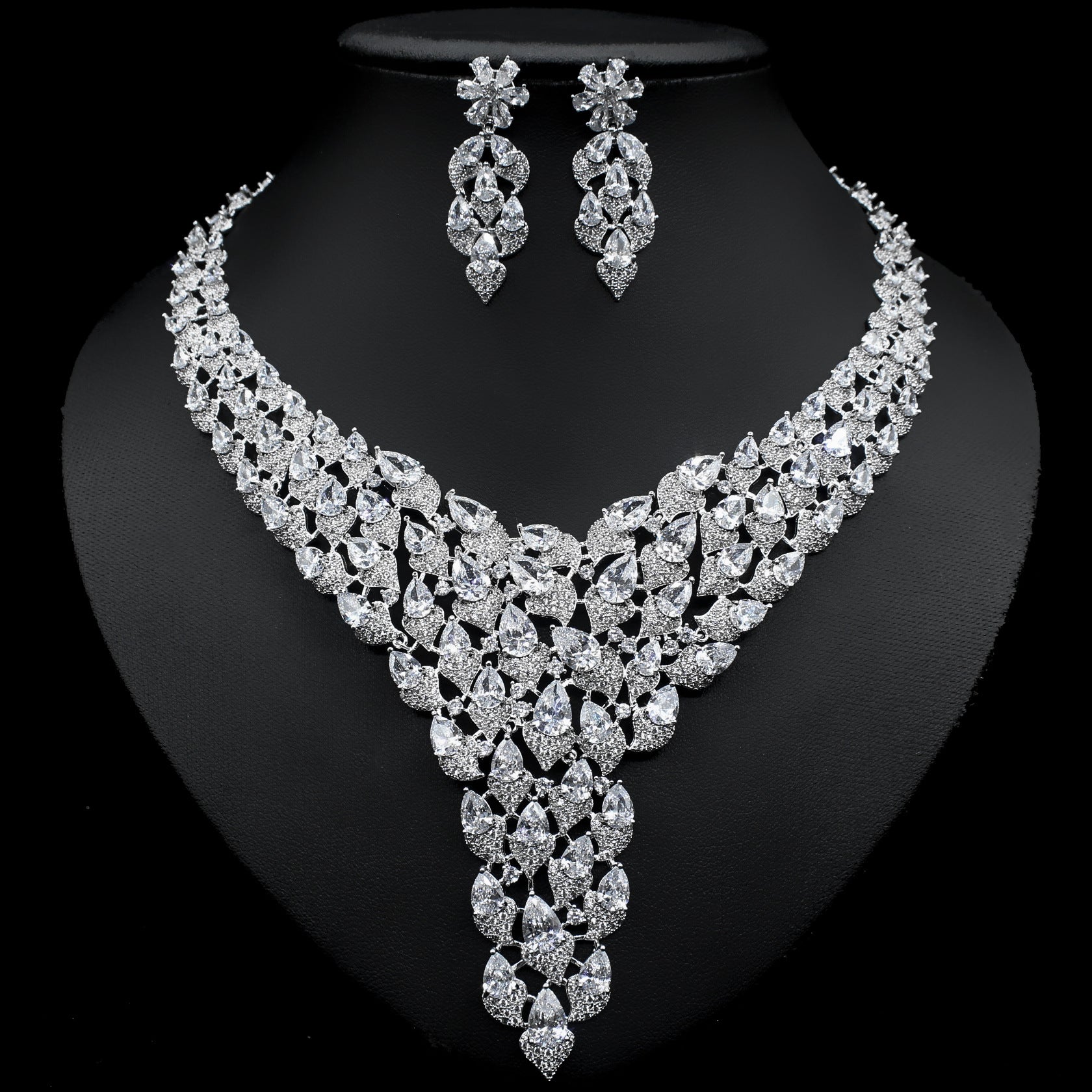 Komplettes Diamant-Set, ausgefallene Mode-Halskette und Ohrringe
