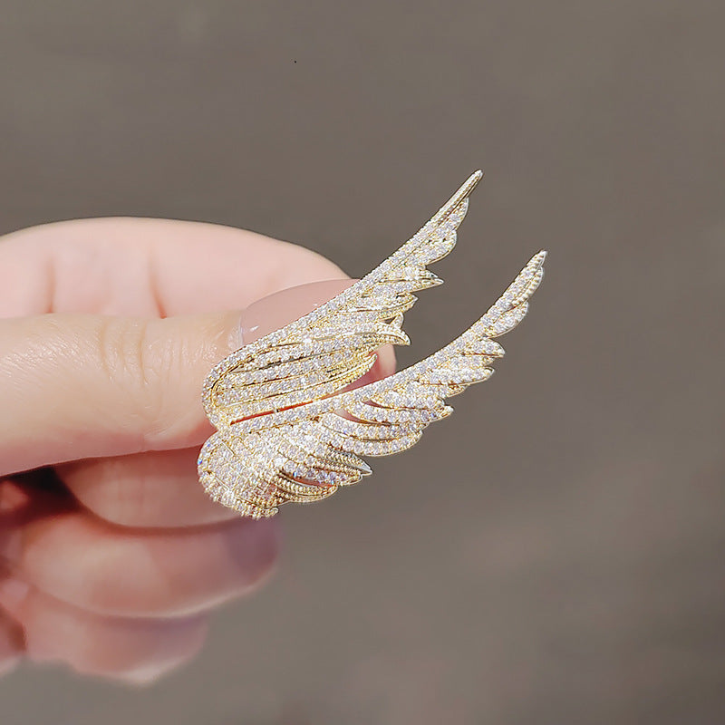 Nuevo Broche de Aleación de Alta Sensación de Nicho de Alta Gama, Pin para Abrigo y Traje, Corsage Versátil de Alta Gama