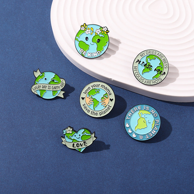 Broche creativo con forma de Tierra de dibujos animados para proteger el planeta