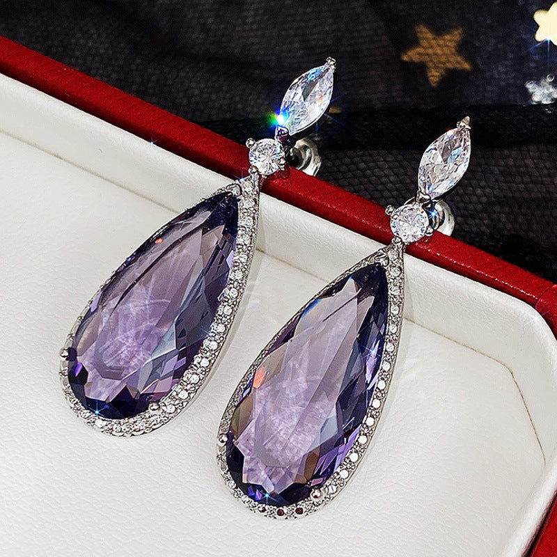 Pendientes largos de boda para mujer con microincrustaciones de circonia morada