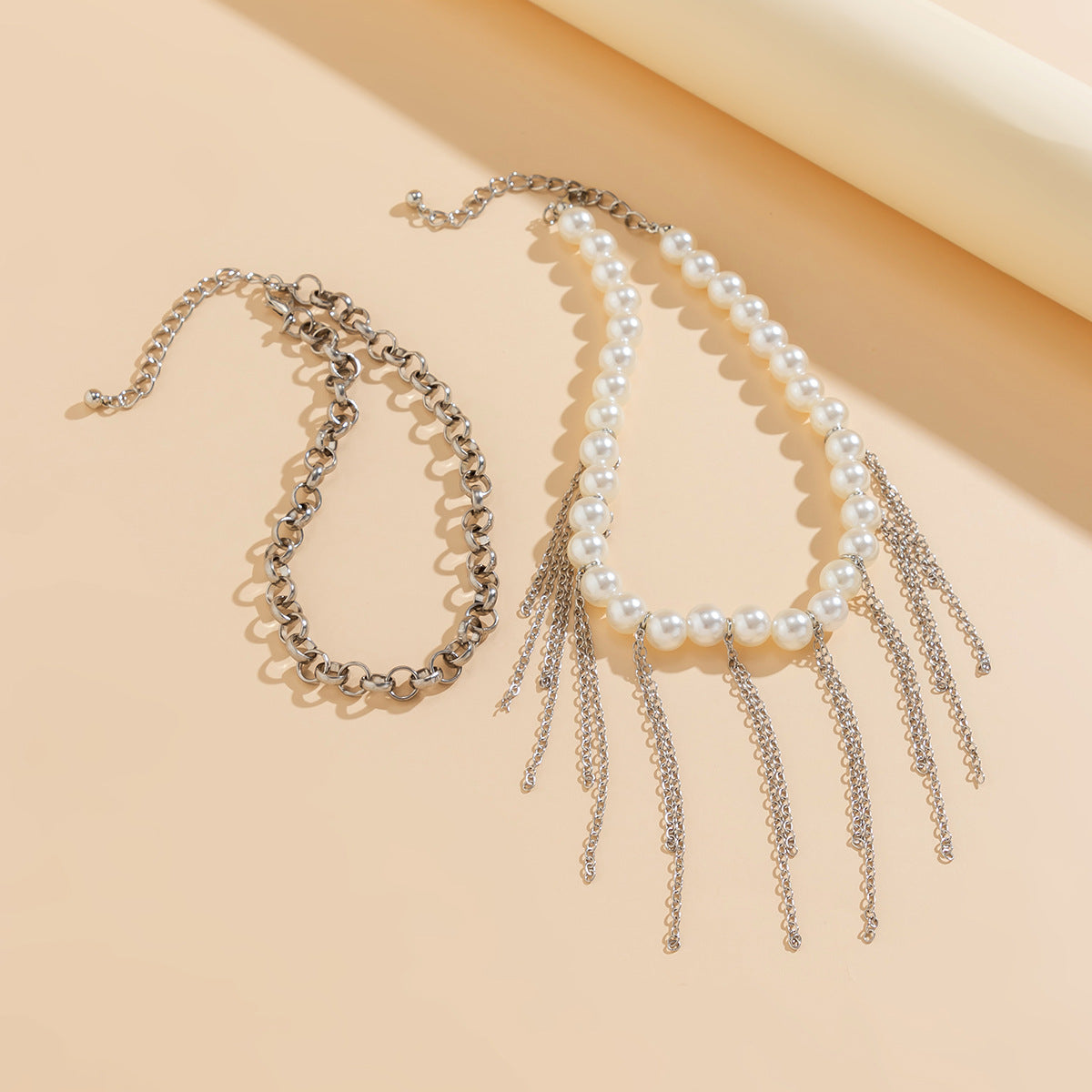 Perlenquaste Lustiges Design Doppellagige Retro-Halskette Damen Accessoires