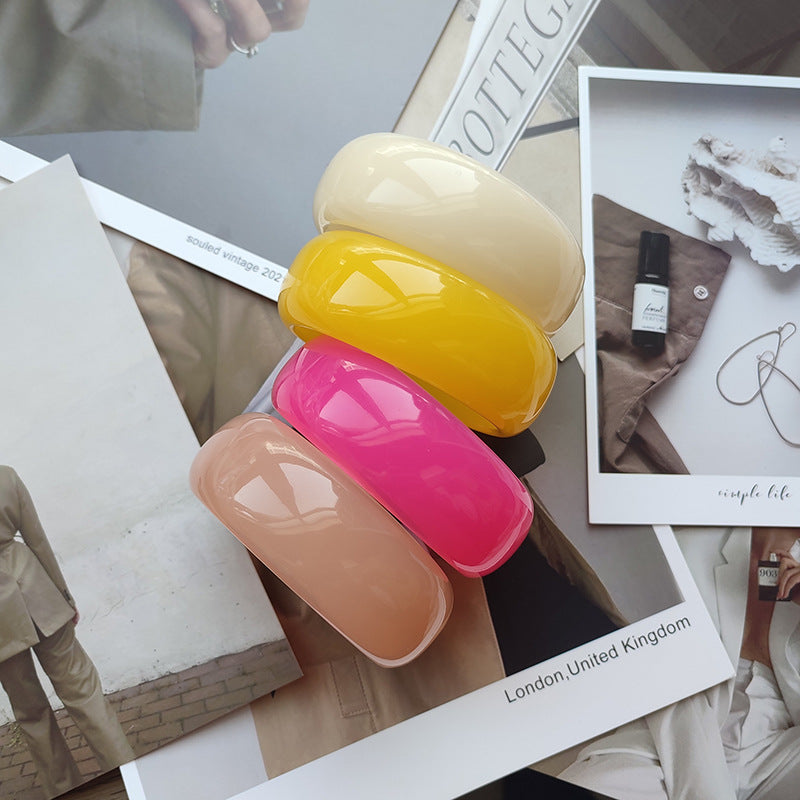 Round Resin Summer Jelly Color Dynamic Acrylic Bracelet