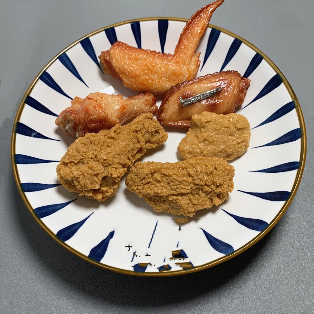 Juego de simulación de alitas de pollo frito e insignia de comida