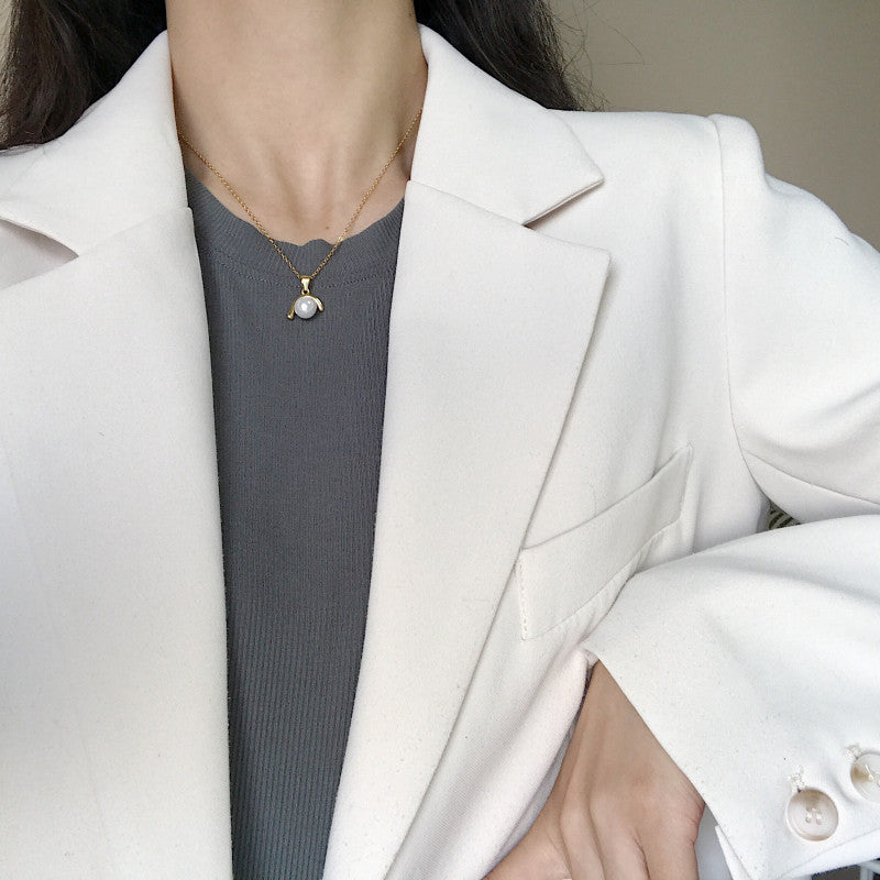 S925 Sterling Silber Leichte Luxus Invertierte J-förmige Perlenkette für Damen