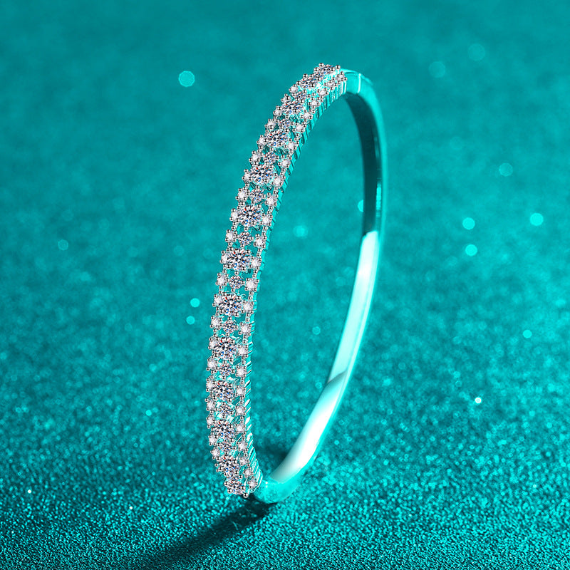 Pulsera de mujer con moissanita estrellada totalmente incrustada