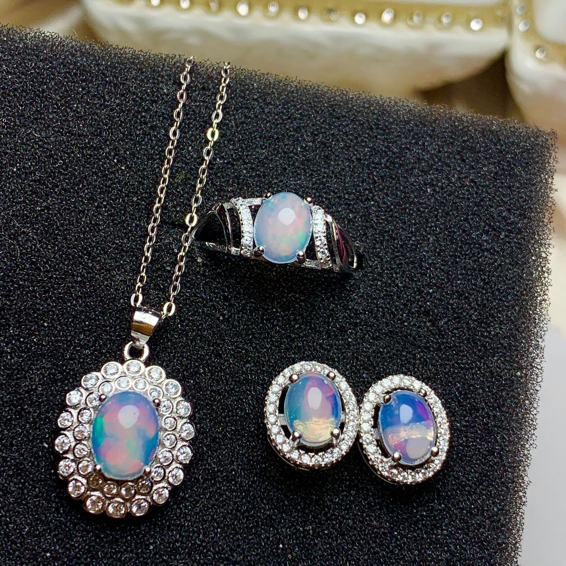 Joyería de Gemas de Colores Plata 925 con Incrustaciones de Ópalo, Elegante, Sencilla y a la Moda