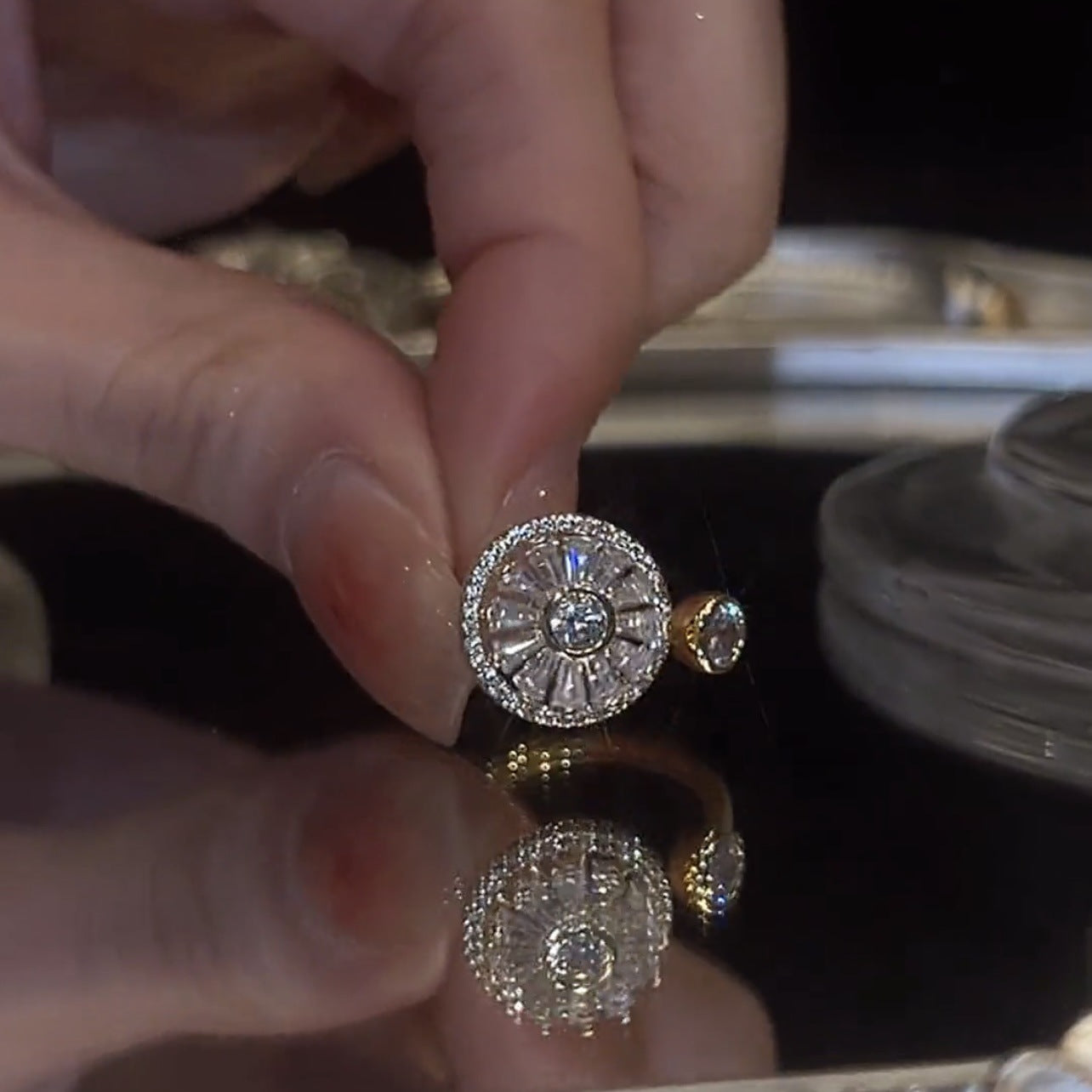 Anillo femenino exquisito de lujo ligero