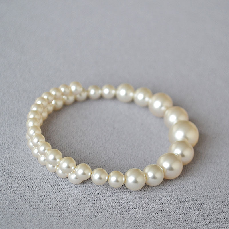 Pulsera de perlas de tamaño degradado para damas elegantes