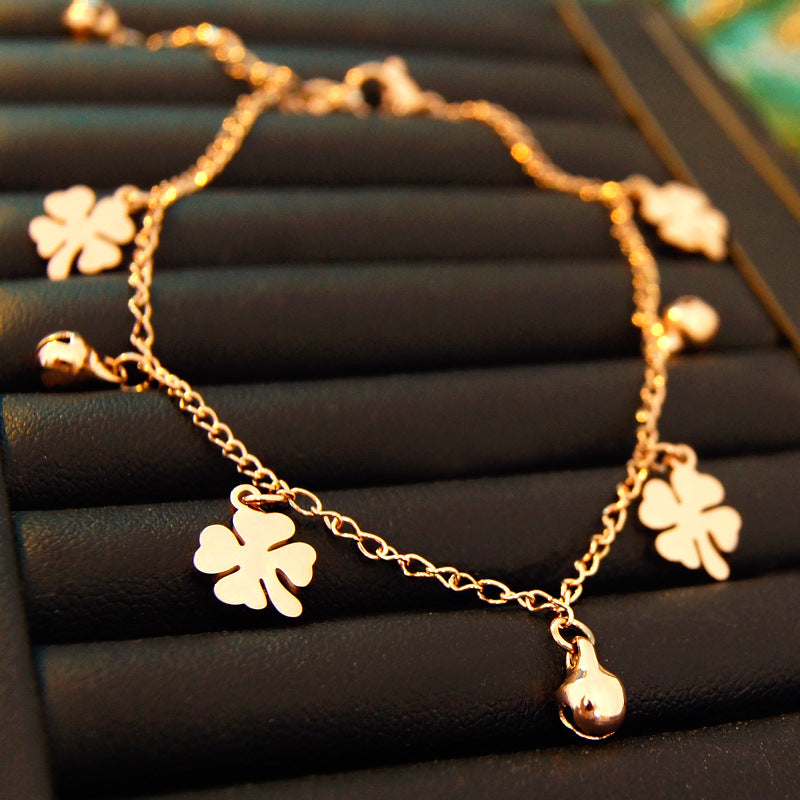 Tobillera de campana de trébol de acero de titanio para mujer, estilo antiguo, diseño de nicho, joyería