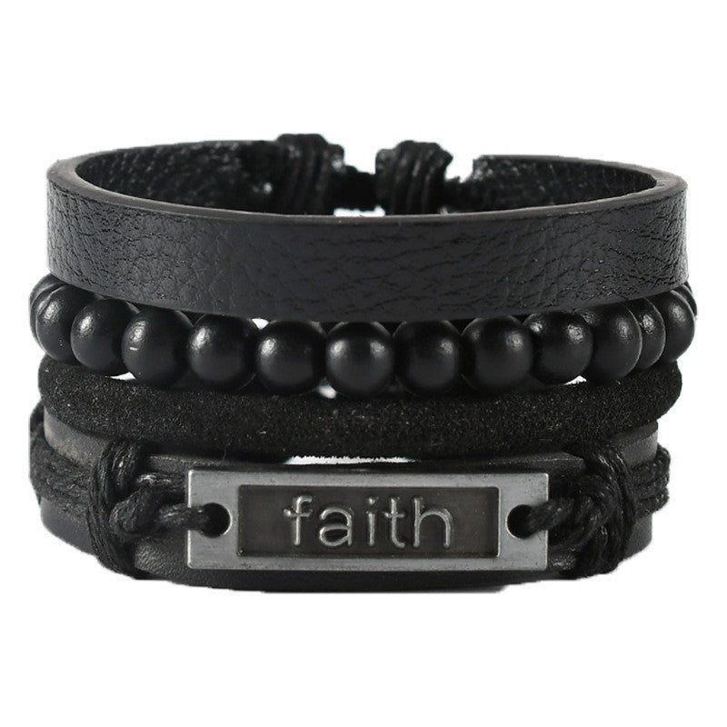 Geflochtenes Lederarmband mit mehreren Lagen und Flügelanhänger