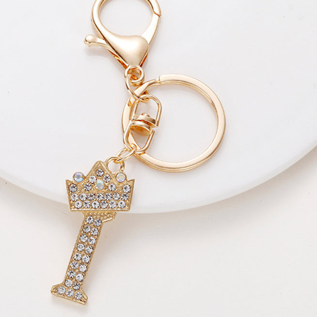 Llavero de metal con incrustaciones de diamantes y el alfabeto de la corona inglesa de 26 letras