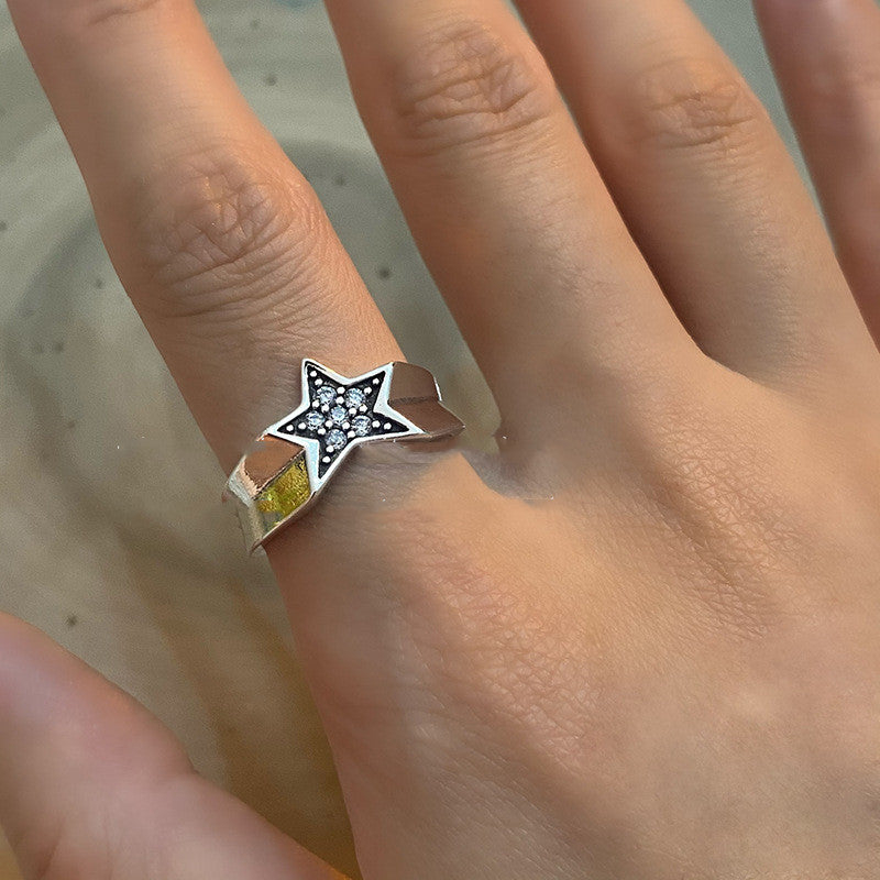 Weiblicher Minderheiten-Design Y2k Vintage Ring mit fünfzackigem Stern