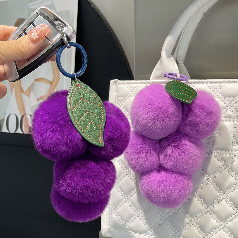 Colgante para llave de coche con forma de uva de pelo de conejo Rex auténtico