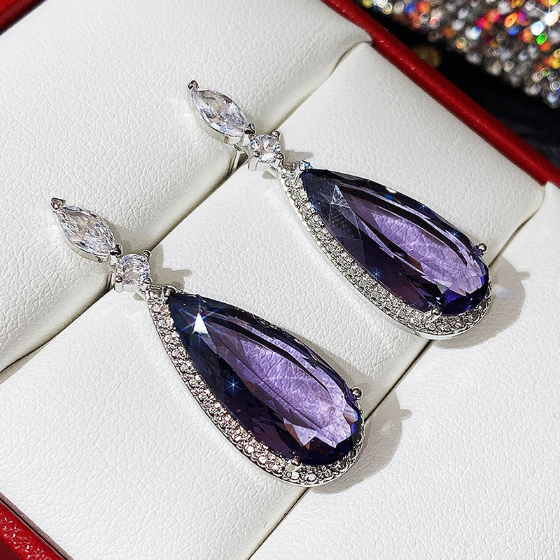 Pendientes largos de boda para mujer con microincrustaciones de circonia morada