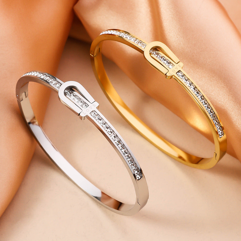 Vergoldetes exquisites Edelstahlarmband Modearmband und Armreifen für Damen Schmuck Charm Valentinstagsgeschenk