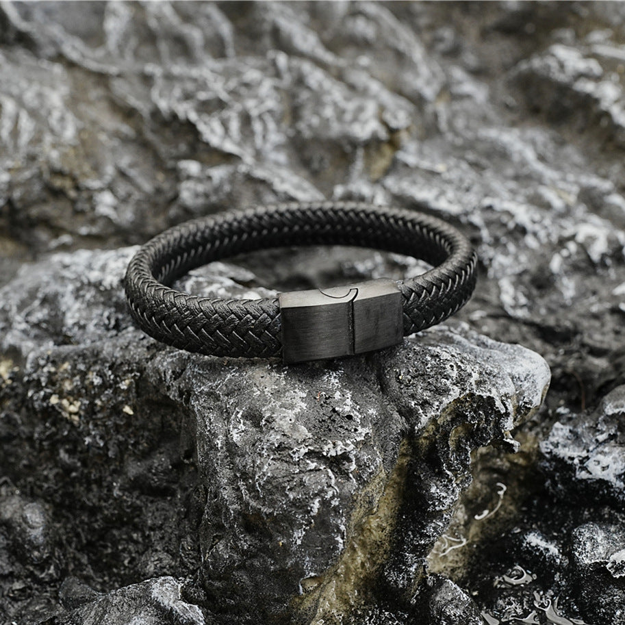 Personality Retro Couple Cowhide Woven Titanium Steel Magnetic Snap Carrying Strap