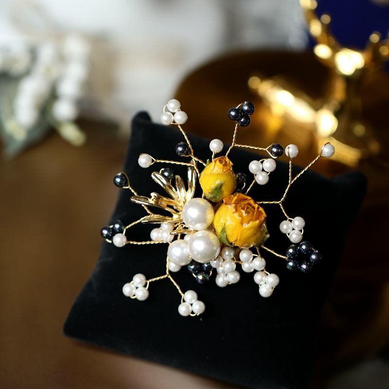 Vintage Flower Brooch Upscale Women's Elegant Delicate Pin Decorative Corsage
