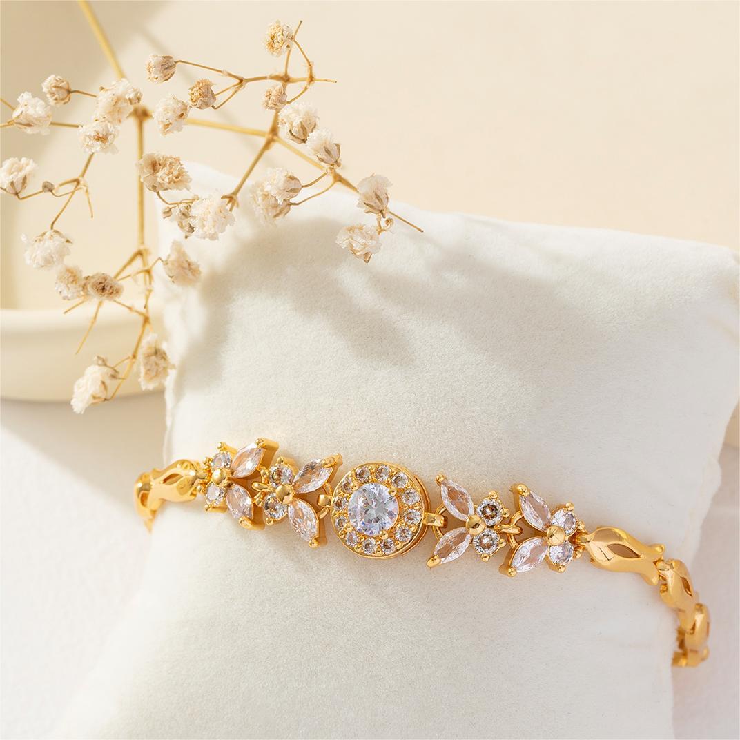 Stylish And Minimalist Alloy Bracelet For Women