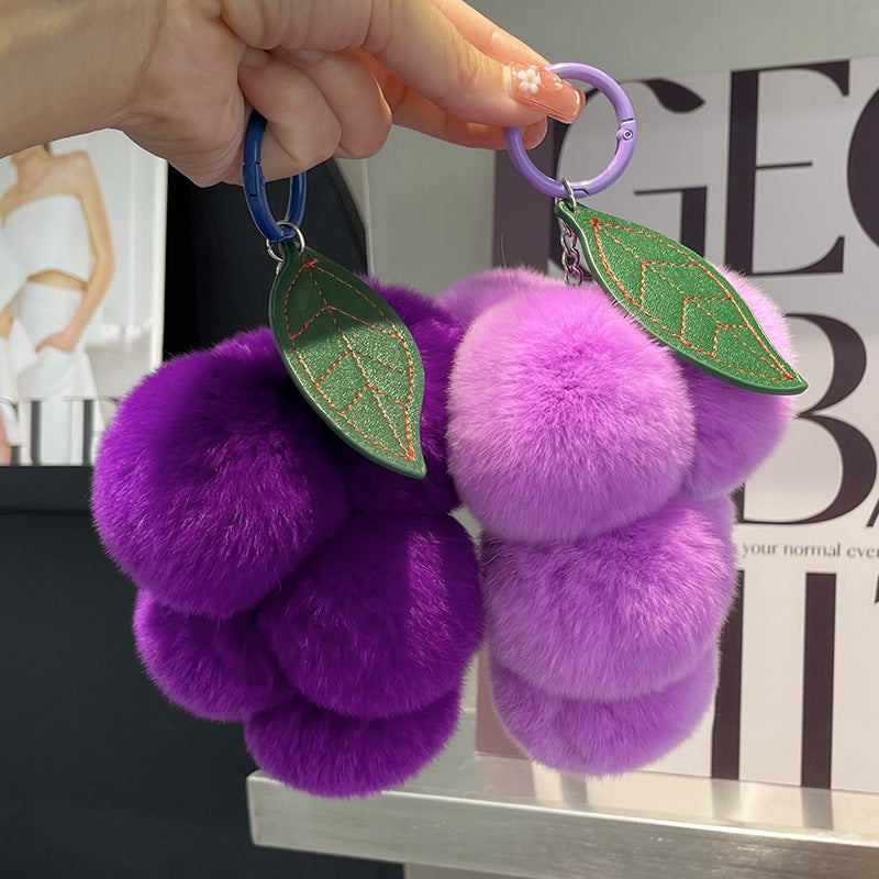 Colgante para llave de coche con forma de uva de pelo de conejo Rex auténtico