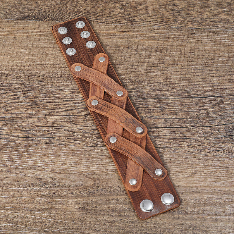 Einfaches Retro- und altes, mehrschichtiges Lederarmband
