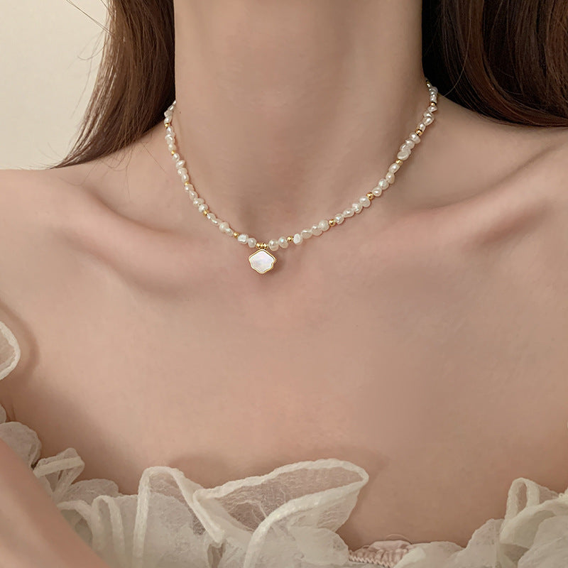 Collar y pulsera de perlas cultivadas de agua dulce con concha de nácar para mujer