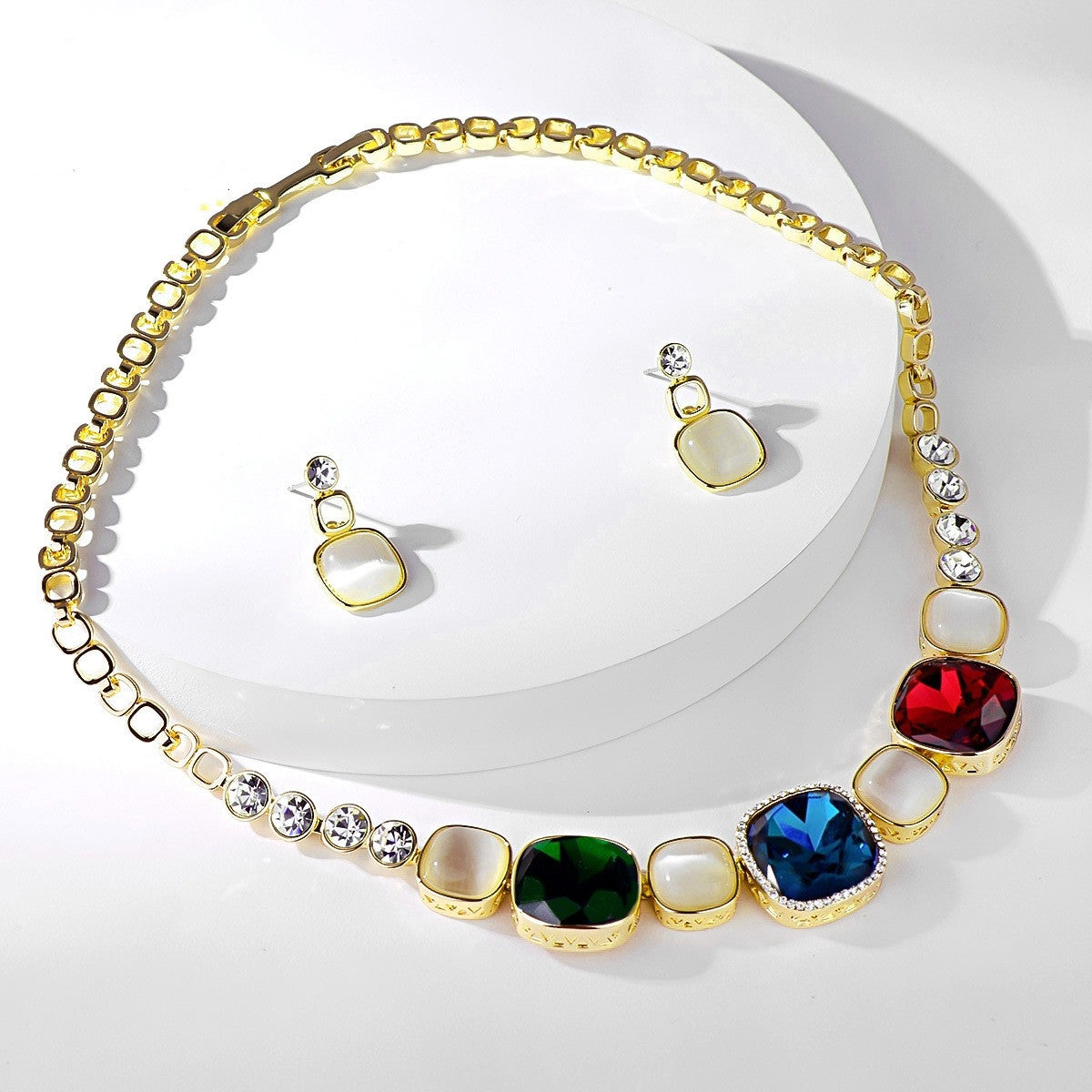 Bunte Kristall-Strass-Ohrringe und -Halskette im Oversize-Look