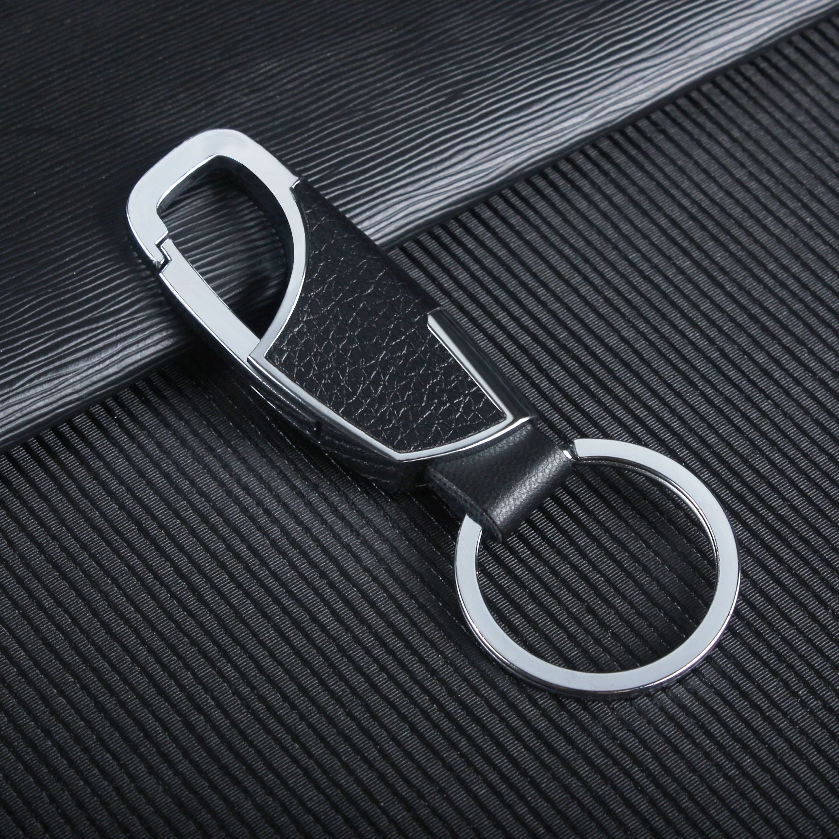Llavero de metal y cuero para hombre, adorno creativo para coche