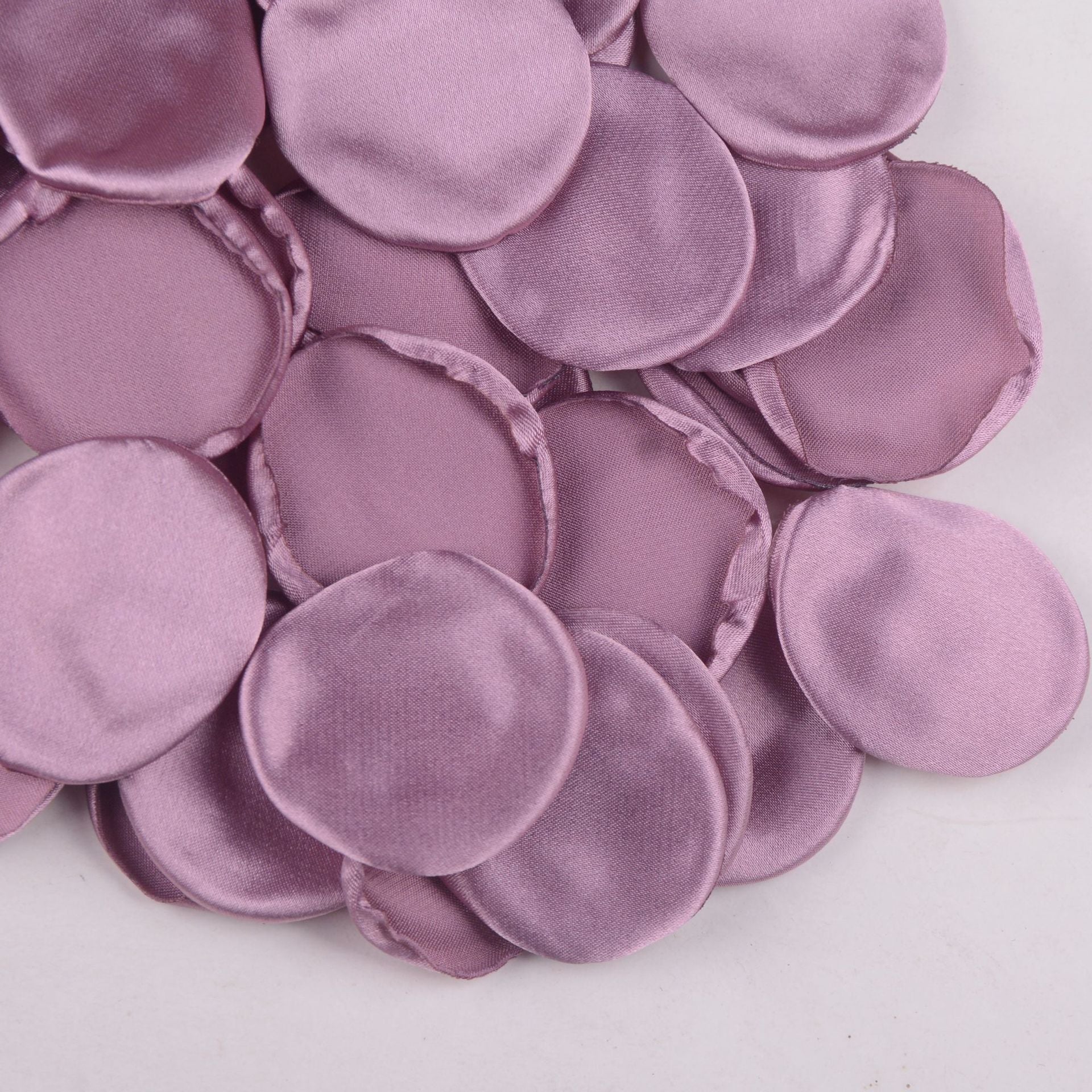 4cm Seidenrose mit angebrannten Kanten, Blütenblättern, glänzendem Cremepuderlaminat