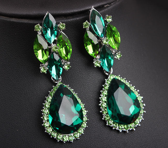 Juego de collar y pendientes africanos de cristal