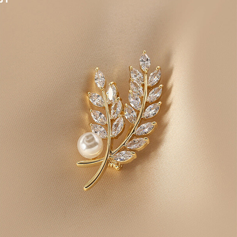 Nuevo Broche de Aleación de Alta Sensación de Nicho de Alta Gama, Pin para Abrigo y Traje, Corsage Versátil de Alta Gama